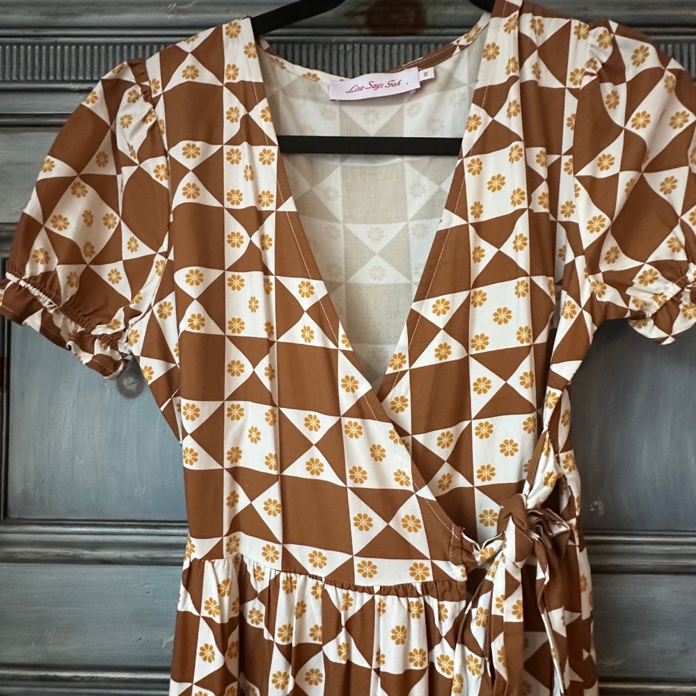 Lisa Says Gah Victoria Wrap Dress in Pecan Cream Size XS - Picture 8 of 11